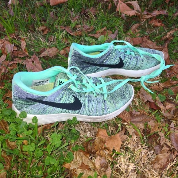 Lunarepic Flynit Low Ghost Green Nike Running size 8.5 Women's 843765-300 - Picture 2 of 5